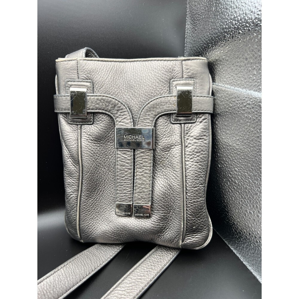 Michael Michael Kors Slim Silver Crossbody